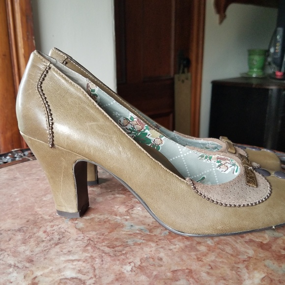 Miss L-Fire Oxford Pumps - Picture 7 of 8